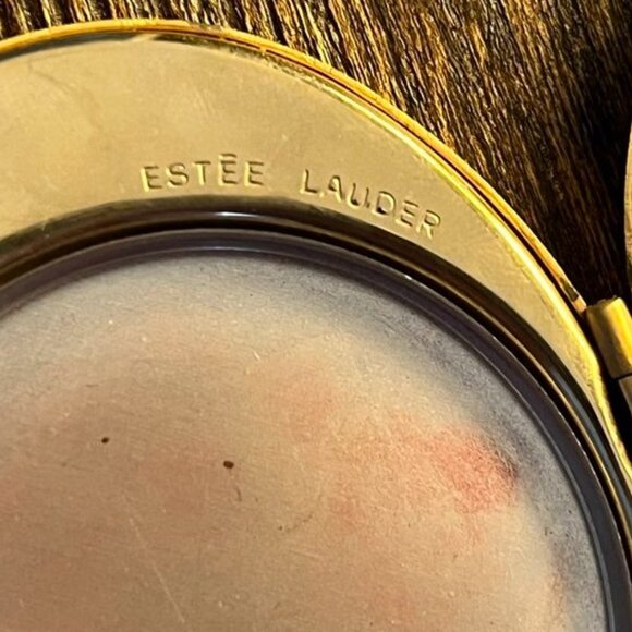 Estee Lauder Taurus Compact circa 1990's - Picture 4 of 4
